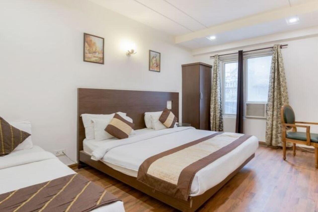 Hotel La Vista Delhi Extérieur photo