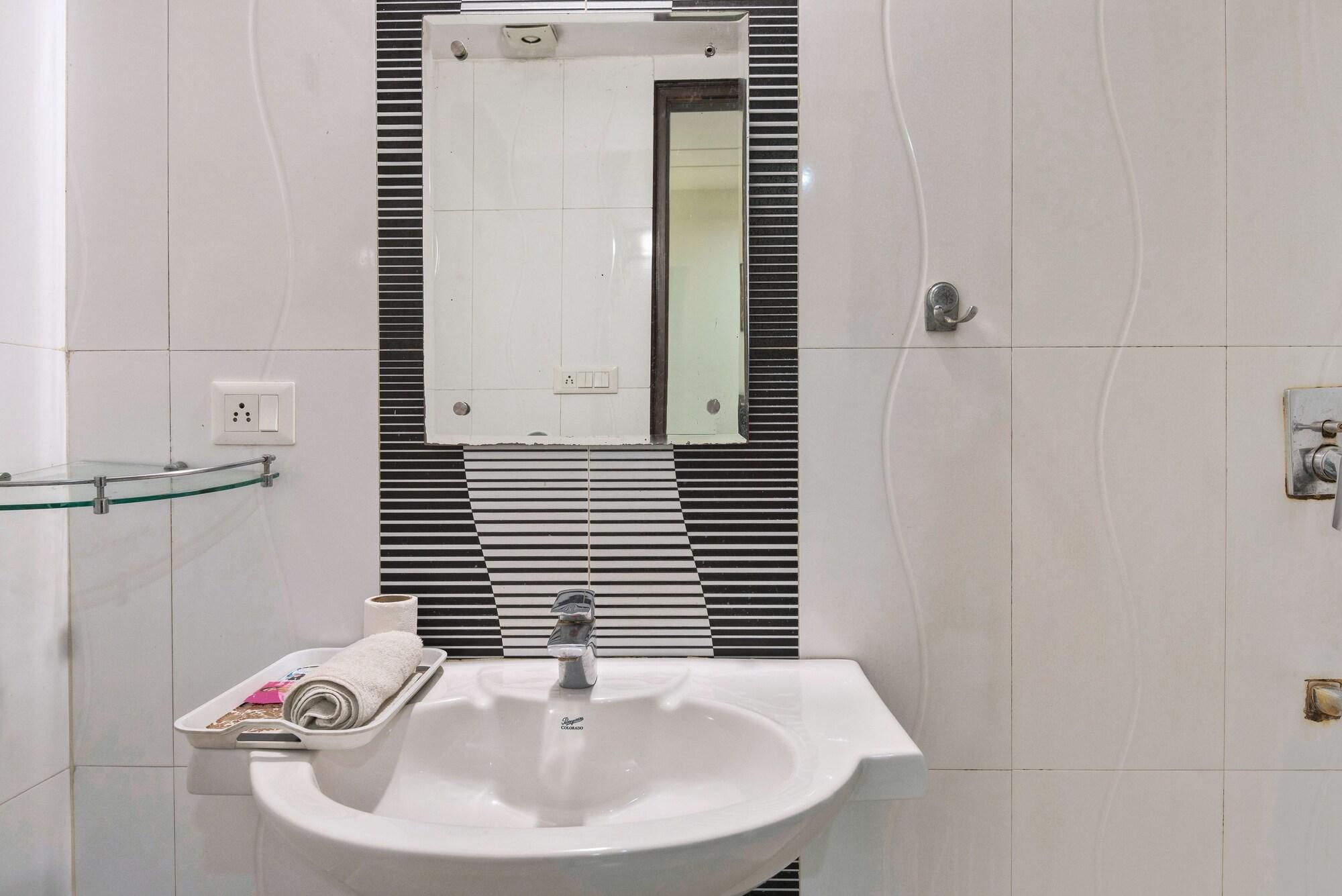 Hotel La Vista Delhi Extérieur photo