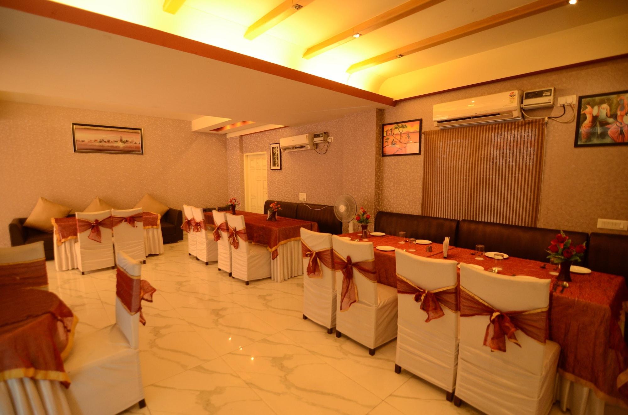 Hotel La Vista Delhi Extérieur photo