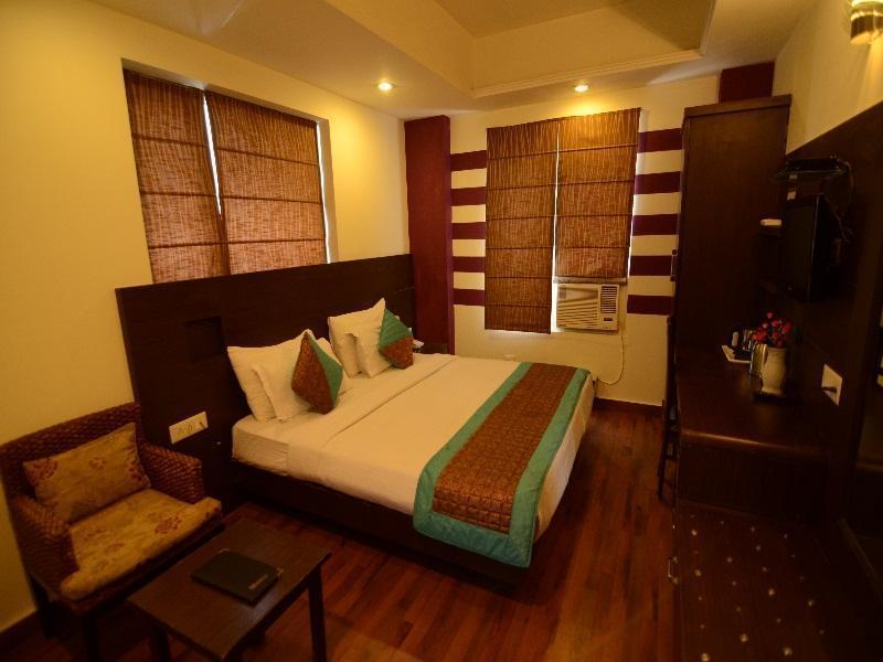 Hotel La Vista Delhi Extérieur photo