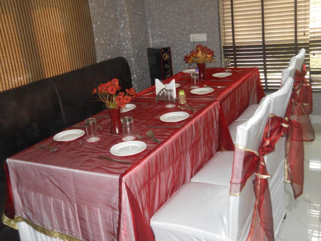 Hotel La Vista Delhi Extérieur photo