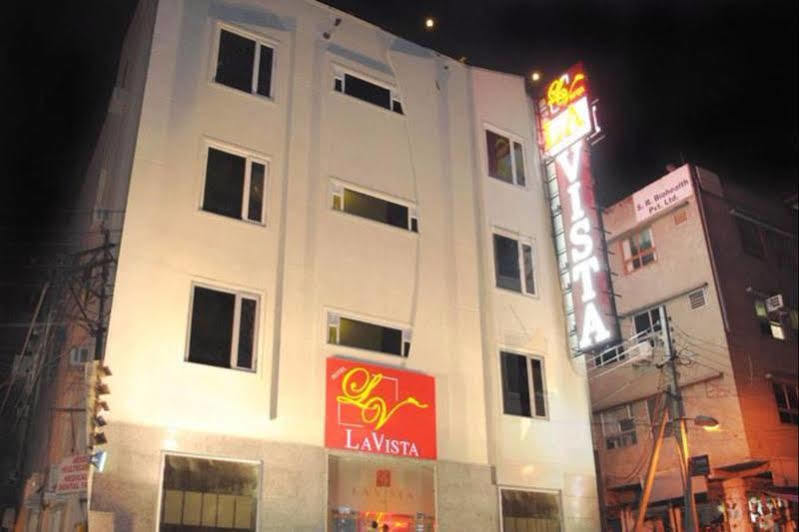 Hotel La Vista Delhi Extérieur photo
