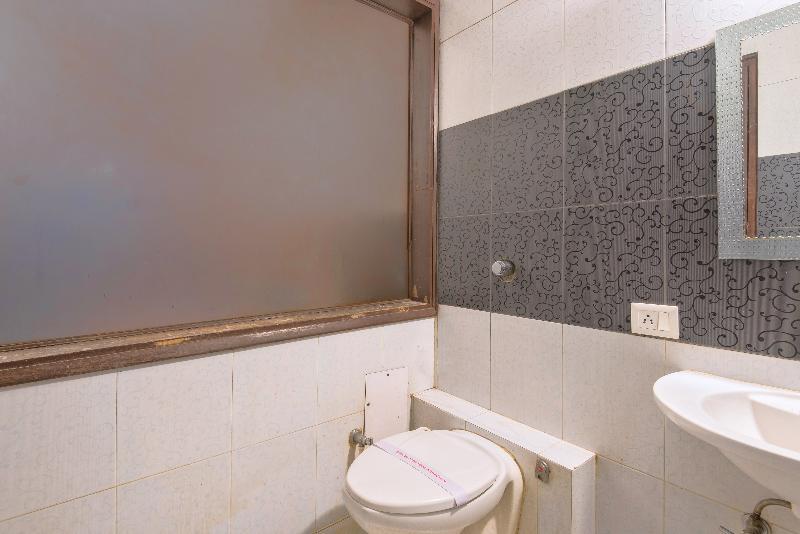 Hotel La Vista Delhi Extérieur photo